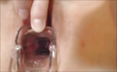 Megans pussy gape performace with speculum