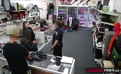 Threesome fuck in the pawnshop